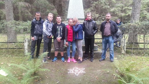 MOKINIAI PAGERBĖ ŽYDŲ GENOCIDO AUKAS