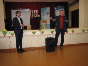 Mokykis ir dirbk arčiau namų Mokykis ir dirbk arčiau namų