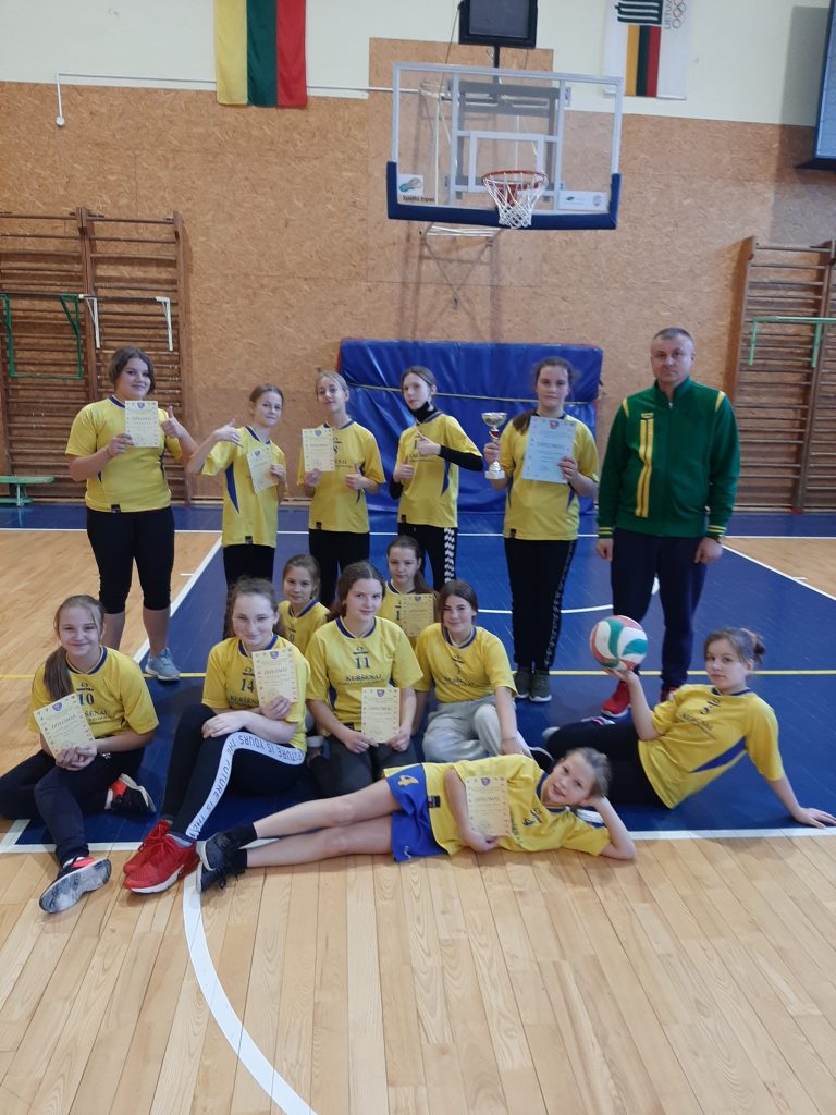 Progimnazijos sportininkės-Šiaulių rajono BUM kvadrato varžybų čempionės