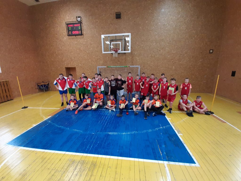 Berniukų komanda-Šiaulių rajono BUM kvadrato varžybų čempionė