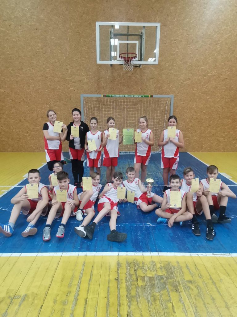Progimnazijos mišri komanda-Šiaulių rajono BUM kvadrato varžybų čempionė